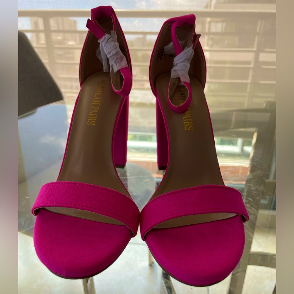 fuchsia heeled sandals - Picture 1 of 6